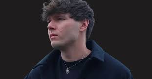 Zach Justice Height Revealed: Fans React to the Viral Detail